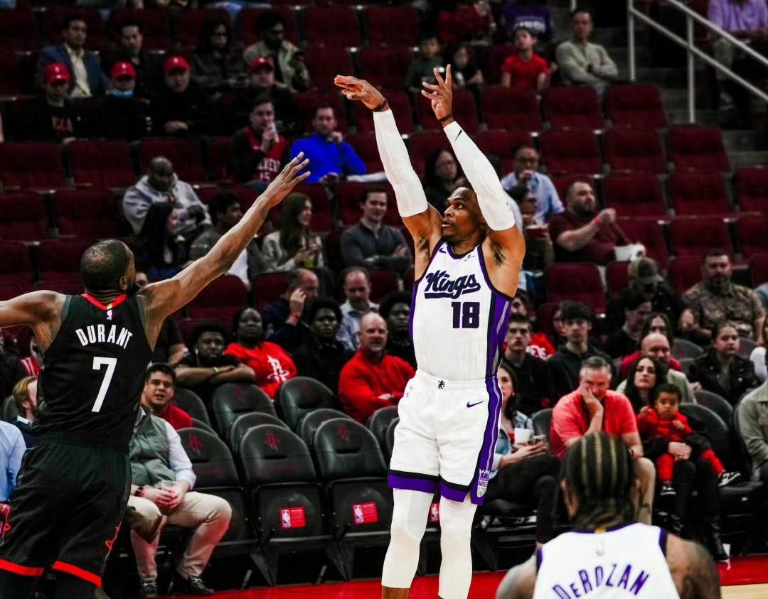 爱游戏娱乐-首发6胜1负！成赢球风向标，谢泼德影响力真大，命中率180俱乐部